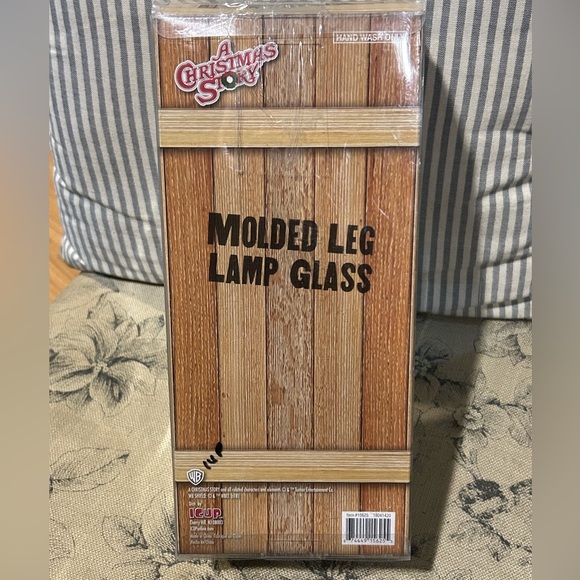 ‘A Christmas Story’ Leg Lamp Molded Drinking Glass 18oz - Picture 3 of 3